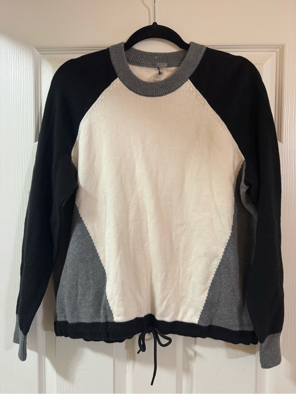 Lou & Grey Black, White & Gray Colorblock Crew Sweater